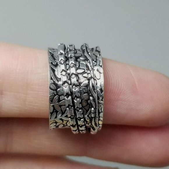 Vintage Silver Tone Spinner Ring, Size 7.5 Wide Fidget Band, Floral Leaf Design - Picture 7 of 7